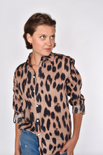 CHEETAH LINEN GIRLFRIEND BUTTON DOWN SHIRT